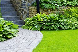 Мощение дорожек и площадок с использованием природного камня   в Ижевске