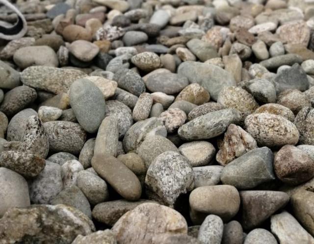 Галька речная пестрая (20-40 мм.)  купить в Ижевске от производителя, без посредников