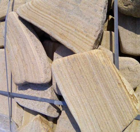 Kamenclub.ru: Песчаник пластушка галтованный желтый с рисунком (3 см)  купить в Ижевске плитняк - пластушка желтый песчаник 21000 руб/м3   фото КАМЕНЬ КЛУБ