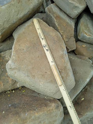 Kamenclub.ru: Песчаник для мощения дорожек, площадок, парковок ( фр 5-10 см)  купить в Ижевске песчаник  серый желтый коричневый рыжий песчаник оголтованный окатанный 6500 руб/т   фото КАМЕНЬ КЛУБ