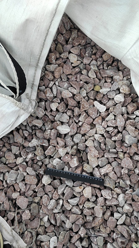 Kamenclub.ru: Мраморная крошка (щебень галтованный розовый) фр.20-40 мм.  купить в Ижевске мрамор розовый, красный оголтованный округлый щебень  15000 руб/т   фото КАМЕНЬ КЛУБ