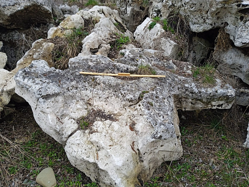 Kamenclub.ru: Выветренный известняк (степной) фр. 500-1500 мм.  купить в Ижевске    10000 руб/т   фото КАМЕНЬ КЛУБ