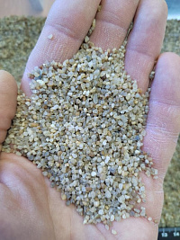 Кварцевый песок сухой фракцинированный фр. 1,6-4 мм.  купить в Ижевске фото Камень Клуб