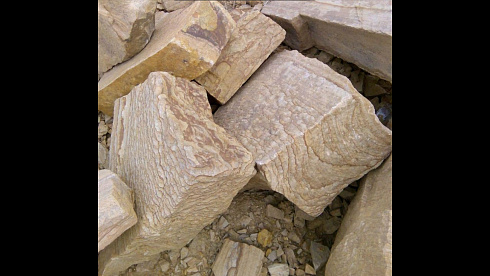 Kamenclub.ru: Песчаник пластушка желтый с рисунком (4-6 см)  купить в Ижевске плитняк пластушка желтый с рисунком песчаник 9 000 руб/м3   фото КАМЕНЬ КЛУБ