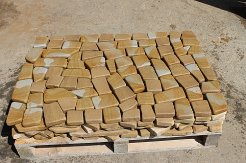 Kamenclub.ru: Песчаник брусчатка (Готика) art PSG-L-01  купить в Ижевске    2300 руб/кв.м   фото КАМЕНЬ КЛУБ