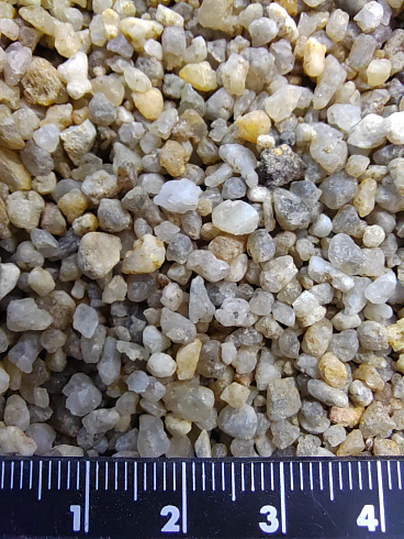 Кварцевый песок для площадок фр. 2-5 мм.  купить в Ижевске фото Камень Клуб