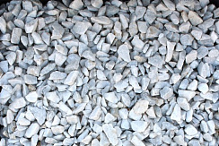 Kamenclub.ru: Мраморная крошка, щебень, цвет-белый, фр. 3-5 мм.  купить в Ижевске мрамор белый молочный бежевый мрамор колотый 11500 руб/т   фото КАМЕНЬ КЛУБ