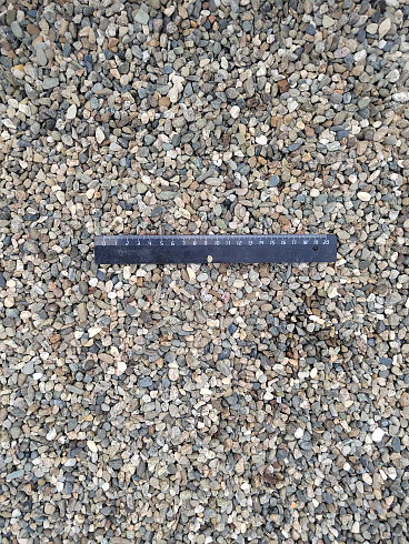 Kamenclub.ru: Галька речная окат (серая) фр.5-10 мм купить  в Ижевске галька речная серая, серый, темно-серый, светло-серый, коричневый речная окатанная галька декоративная ландшатфная 5000 руб/т   фото КАМЕНЬ КЛУБ