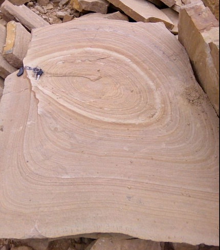 Kamenclub.ru: Форматный камень (плаха) пошаговая дорожка от 70-150 см (4 -12 см)  купить в Ижевске плитняк  форматный плаха желтый песчаник 9 000 руб/т   фото КАМЕНЬ КЛУБ