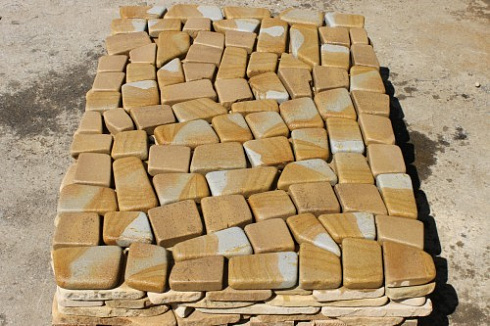 Kamenclub.ru: Песчаник брусчатка (Готика) art PSG-L-01  купить в Ижевске    2300 руб/кв.м   фото КАМЕНЬ КЛУБ