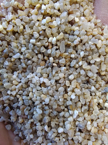 Кварцевый песок сухой фракцинированный фр. 1,6-4 мм.  купить в Ижевске фото Камень Клуб