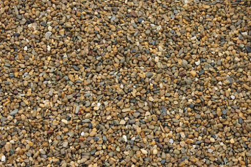 Kamenclub.ru: Галька окат (серо-желтая) фр.5-10 мм. купить  в Ижевске галька речная рыжий, желтый, рыжий, серо-желтый речная окатанная галька декоративная 5000 руб/т   фото КАМЕНЬ КЛУБ