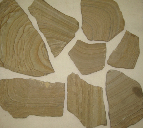 Kamenclub.ru: Песчаник пластушка желтый с разводом под дерево (2 см)  купить в Ижевске плитняк желтый с разводами, желтый, рыжий, серый песчаник пластушка рваная ландшафтная 11 000 руб/м3   фото КАМЕНЬ КЛУБ