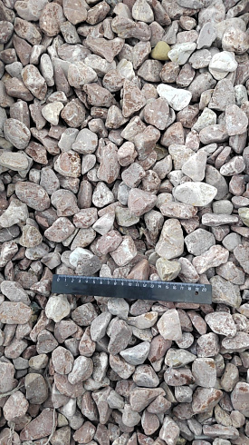 Kamenclub.ru: Мраморная крошка (щебень галтованный розовый) фр.20-40 мм.  купить в Ижевске мрамор розовый, красный оголтованный округлый щебень  15000 руб/т   фото КАМЕНЬ КЛУБ