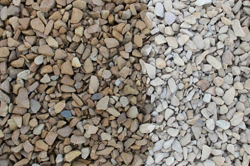 Kamenclub.ru: Щебень крошка желтый (песчаник) фр. 10-20 мм.  купить в Ижевске песчаник бежевый, серый, рыжий декоративный ландшафтный щебень колотый 9500 руб/т   фото КАМЕНЬ КЛУБ