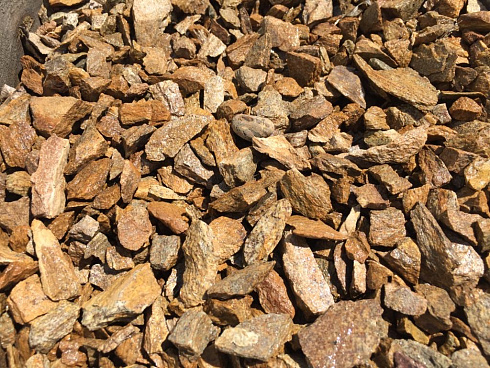 Kamenclub.ru: Щебень крошка желтый (ЗЛАТОЛИТ) фр. 10-20 мм.  купить в Ижевске златолит бежевый, золотистый, желтый каменная декоративная крошка щебня златолита 10800 руб/т   фото КАМЕНЬ КЛУБ