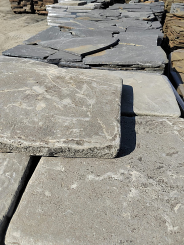 Kamenclub.ru: Песчаник галтованный для облицовки (фр. 2-5 см)  купить в Ижевске песчник рыжий желтый серый песчаник окатанный речной 6 000 руб/т   фото КАМЕНЬ КЛУБ