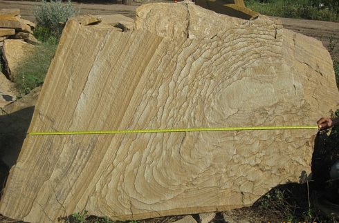 Kamenclub.ru: Форматный камень (плаха) пошаговая дорожка от 70-150 см (4 -12 см)  купить в Ижевске плитняк  форматный плаха желтый песчаник 9 000 руб/т   фото КАМЕНЬ КЛУБ