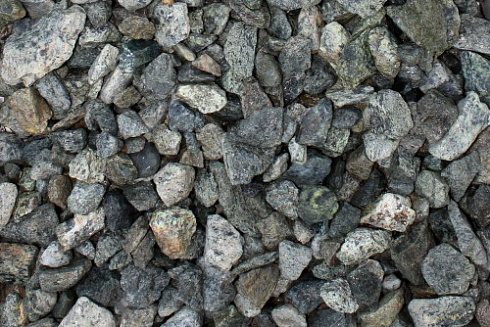 Kamenclub.ru: Щебень крошка зеленый (змеевик) фр. 5-10 мм  купить в Ижевске змеевик зеленый, салатовый ландшафтный декоративный щебень крошка 7 200 руб/т   фото КАМЕНЬ КЛУБ