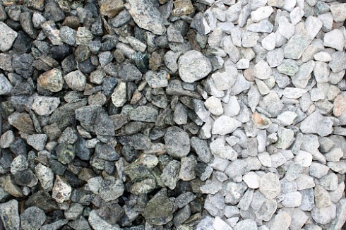 Kamenclub.ru: Щебень крошка зеленый (змеевик) фр. 20-40 мм.  купить в Ижевске мрамор зеленый, салатовый ландшафтная мраморная крошка 8500 руб/т   фото КАМЕНЬ КЛУБ