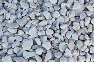 Kamenclub.ru: Мраморная крошка (щебень галтованный белый), фр.20-40 мм.  купить в Ижевске мрамор белый бежевый молочный мраморный щебень декоративный 17000 руб/т   фото КАМЕНЬ КЛУБ