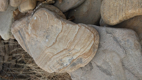 Kamenclub.ru: Песчаник пластушка галтованный желтый с рисунком (3 см)  купить в Ижевске плитняк - пластушка желтый песчаник 21000 руб/м3   фото КАМЕНЬ КЛУБ