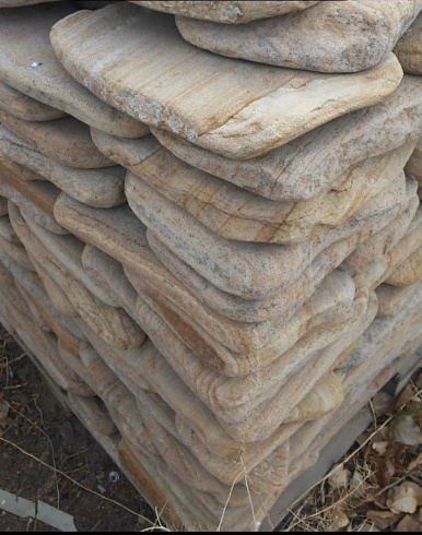 Kamenclub.ru: Песчаник пластушка галтованный желтый с рисунком (3 см)  купить в Ижевске плитняк - пластушка желтый песчаник 21000 руб/м3   фото КАМЕНЬ КЛУБ