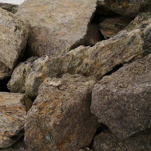 фото Змеевик салатовый  (фр. 70-100 мм)  купить в Ижевске в интернет-портале КАМЕНЬ КЛУБ