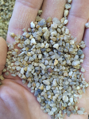 Кварцевый песок сухой фракцинированный фр. 1,6-4 мм.  купить в Ижевске фото Камень Клуб