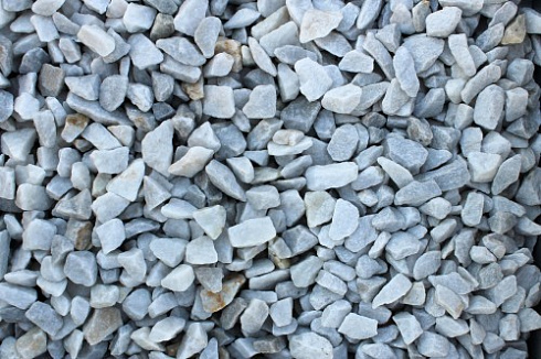 Kamenclub.ru: Мраморная крошка, щебень, цвет-белый,  фр. 20-40 мм.  купить в Ижевске мрамор белый молочный слоновая кость айвори  мраморная крошка ландшафтная 12000 руб/т   фото КАМЕНЬ КЛУБ