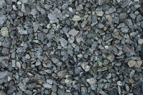 Kamenclub.ru: Щебень крошка зеленый (змеевик) фр. 3-5 мм  купить в Ижевске камень змеевик зеленый, салатовый светло-зеленый мраморная каменная декоративная крошка 9000 руб/т   фото КАМЕНЬ КЛУБ