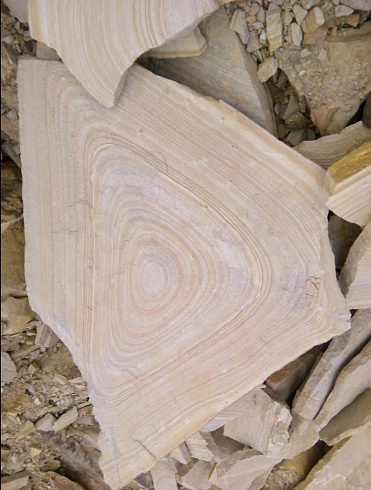 Kamenclub.ru: Форматный камень (плаха) пошаговая дорожка от 70-150 см (4 -12 см)  купить в Ижевске плитняк  форматный плаха желтый песчаник 9 000 руб/т   фото КАМЕНЬ КЛУБ