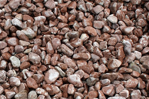 Kamenclub.ru: Мраморная крошка (щебень галтованный розовый) фр.40-70 мм.  купить в Ижевске мрамор розовый, красный галтовка мраморная щебня 15000 руб/т   фото КАМЕНЬ КЛУБ