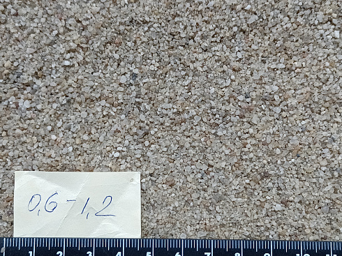 Кварцевый песок для площадок фр. 0,6-1,2 мм.  купить в Ижевске фото Камень Клуб