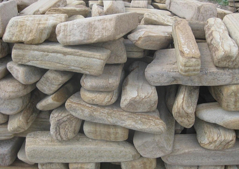 Kamenclub.ru: Песчаник пластушка галтованный желтый с рисунком (3 см)  купить в Ижевске плитняк - пластушка желтый песчаник 21000 руб/м3   фото КАМЕНЬ КЛУБ