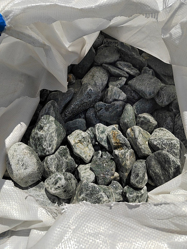 фото Галтованный жадеит (фр. 70-100 мм)  купить в Ижевске в интернет-портале КАМЕНЬ КЛУБ