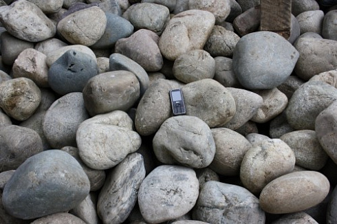 Kamenclub.ru: Речной валун (Ассорти) фр.100-300 мм.  купить в Ижевске галечник серый, темно-серый, светло-серый речная галька крупных размеров 4200 руб/т   фото КАМЕНЬ КЛУБ