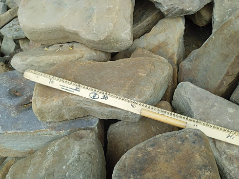 Kamenclub.ru: Песчаник для мощения дорожек, площадок, парковок ( фр 5-10 см)  купить в Ижевске песчаник  серый желтый коричневый рыжий песчаник оголтованный окатанный 6500 руб/т   фото КАМЕНЬ КЛУБ