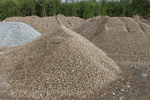 Kamenclub.ru: Галька окат (серо-желтая) фр.10-20 мм. купить  в Ижевске галька серо-желтая, рыжая, серый речная окатанная округлая галька 5000 руб/т   фото КАМЕНЬ КЛУБ