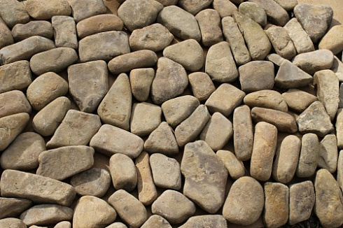 Kamenclub.ru: Песчаник брусчатка  купить в Ижевске    5 500 руб/т   фото КАМЕНЬ КЛУБ