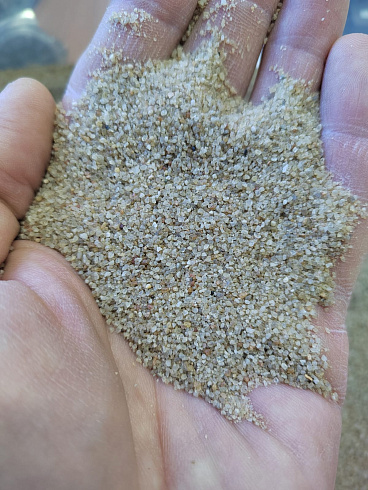 Кварцевый песок для площадок фр. 0,3 - 1 мм.  купить в Ижевске фото Камень Клуб