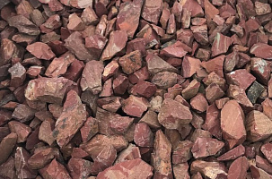 Kamenclub.ru: Щебень крошка красный (ЯШМА) фр. 20-40 мм.  купить в Ижевске яшма красный, бордовый декоративный ландшафтный щебень 9000 руб/т   фото КАМЕНЬ КЛУБ