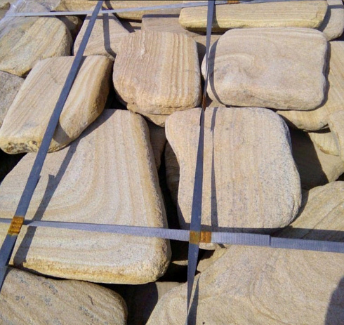 Kamenclub.ru: Песчаник пластушка галтованный желтый с рисунком (3 см)  купить в Ижевске плитняк - пластушка желтый песчаник 21000 руб/м3   фото КАМЕНЬ КЛУБ